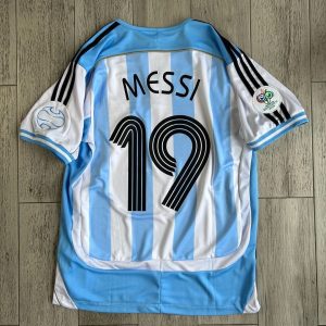 Alternative view of ARGENTINA 2006 HOME KIT RETRO