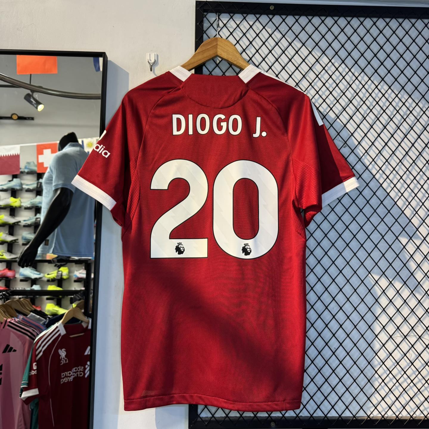 LIVERPOOL HOME 25-26 PLAYER EDITION - Image 2