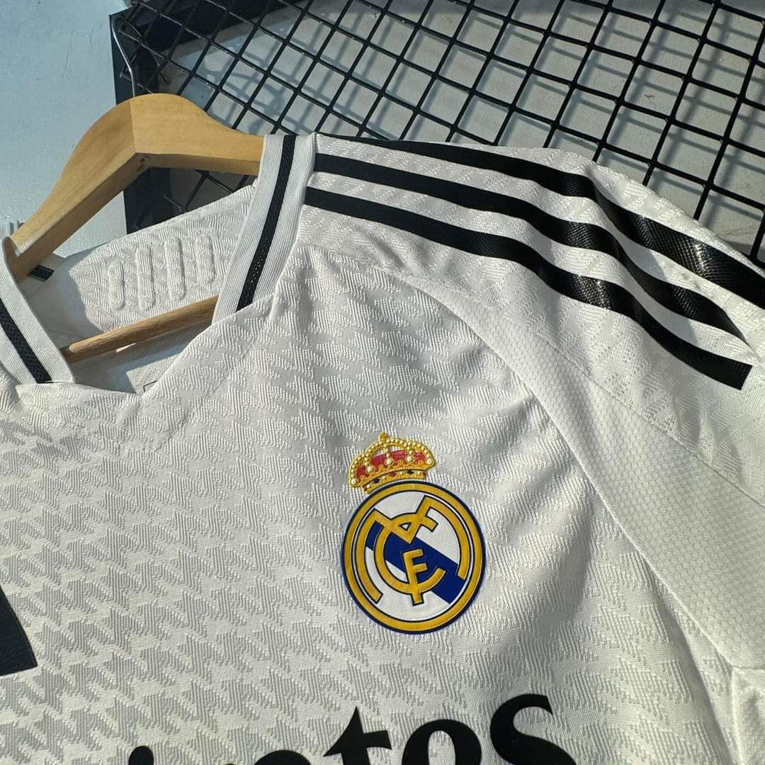 REAL MADRID 24-25 HOME KIT PLAYER EDITION - Image 4