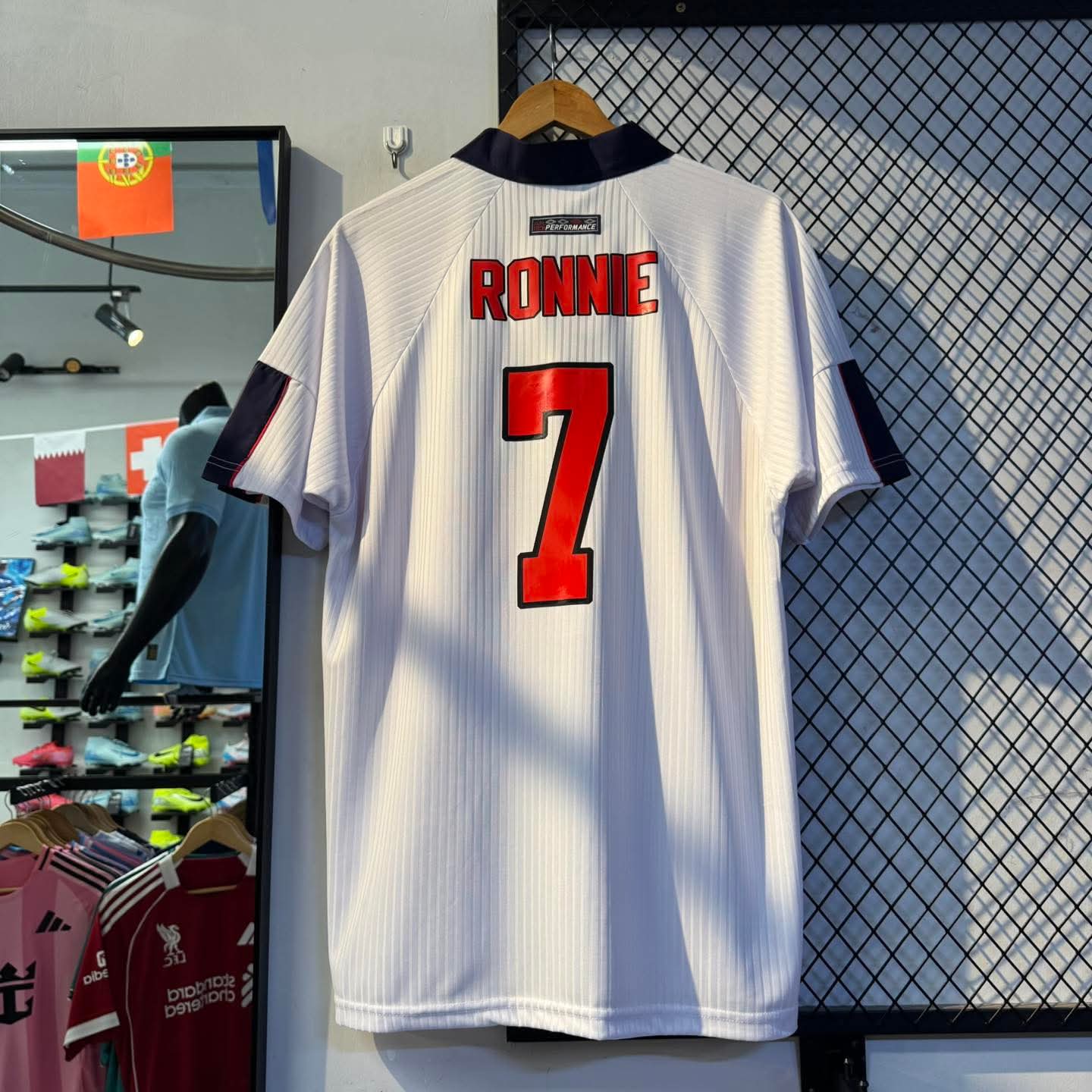ENGLAND 98 HOME KIT RETRO - Image 4