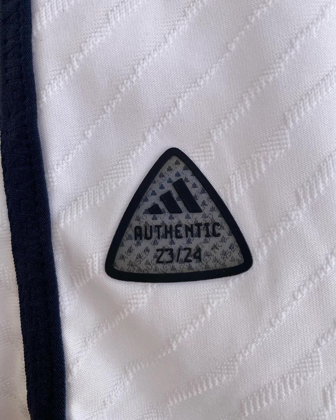 REAL MADRID 23-24 HOME RETRO - Image 4