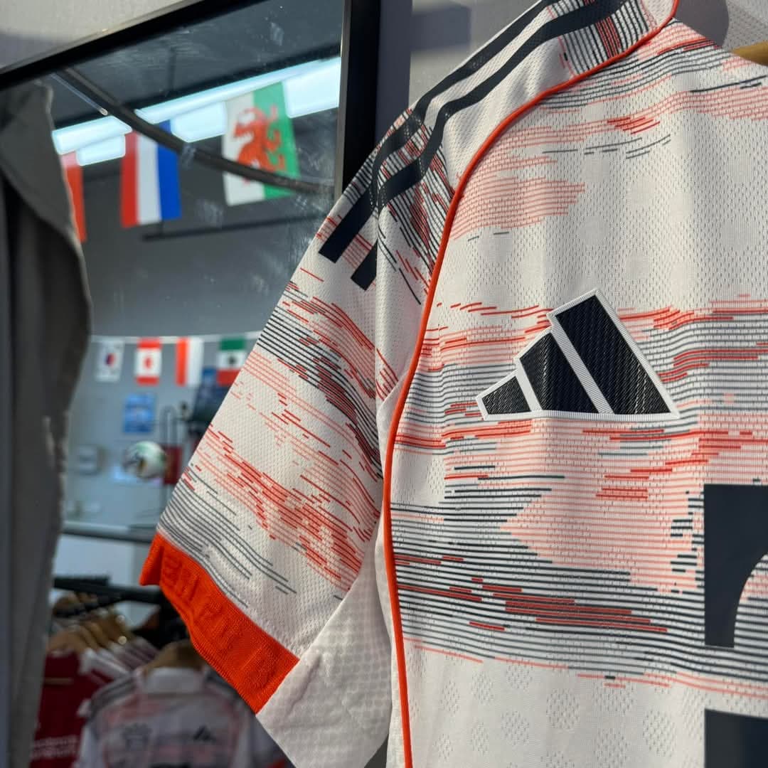BAYERN MUNICH NEW SEASON (25-26) AWAY KIT PLAYER EDITION - Image 4