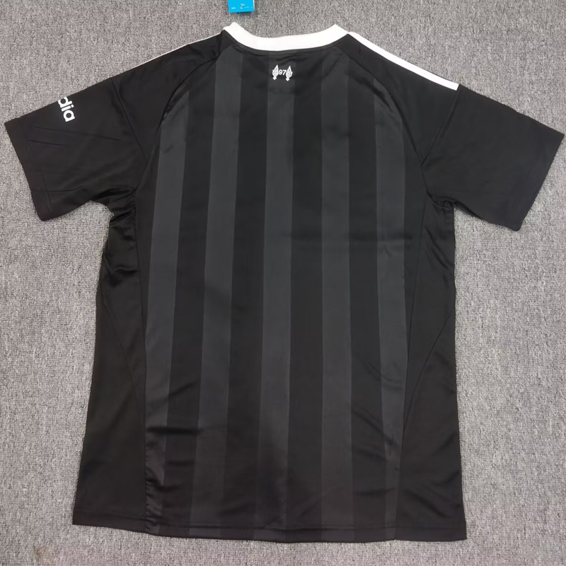 Liverpool GK Kit – Player Edition - Image 4