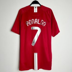 Alternative view of MANCHESTER UNITED 2007-08 HOME KIT RETRO