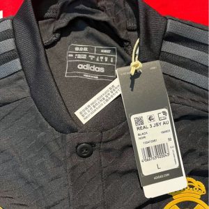 Alternative view of REAL MADRID 23-24 THIRD KIT RETRO